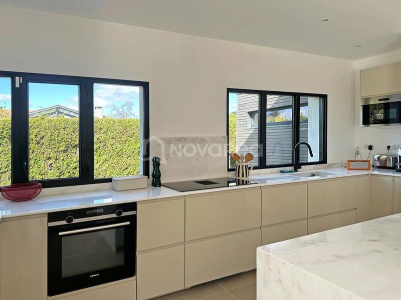 Maison - 140 m² - 5 pièces