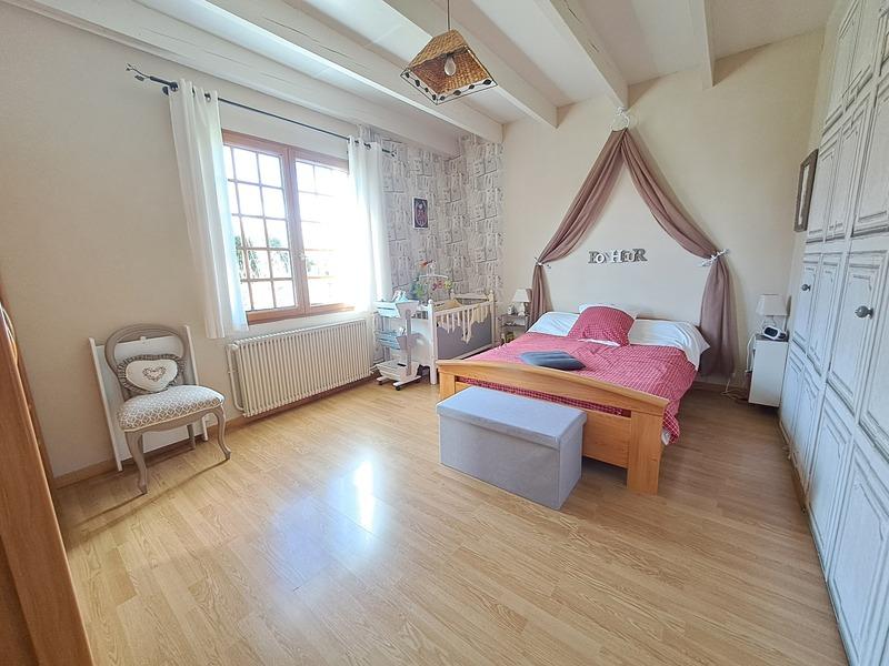 Maison - 196 m² - 7 pièces