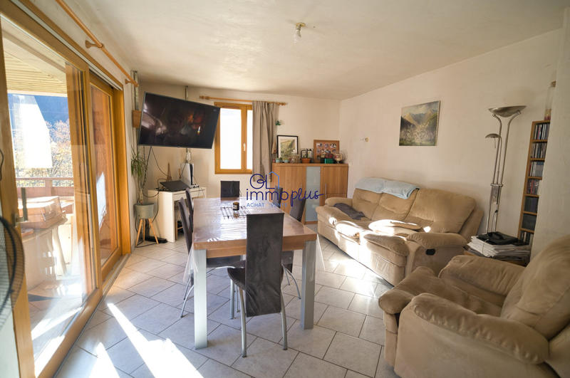 Maison traditionnelle - 202 m² - 8 pièces