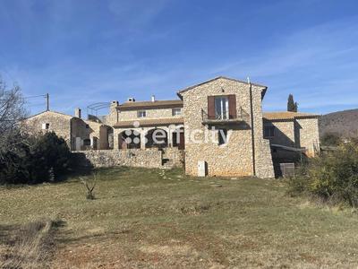 Maison en pierre - 550 m² - 18 pièces