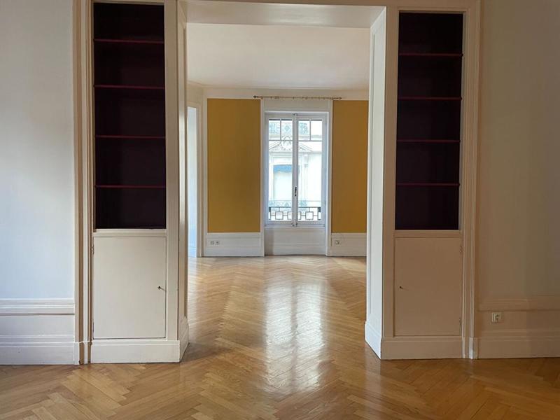 Appartement - 177 m² - 5 pièces