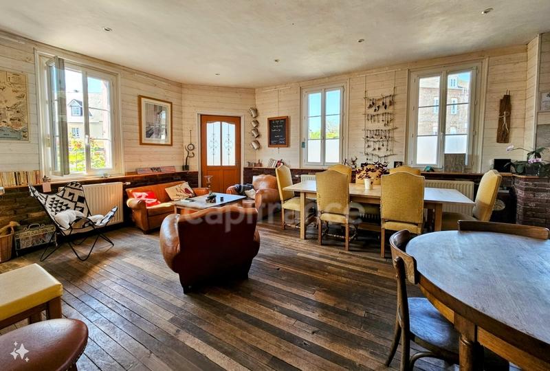 Maison - 245 m² - 9 pièces