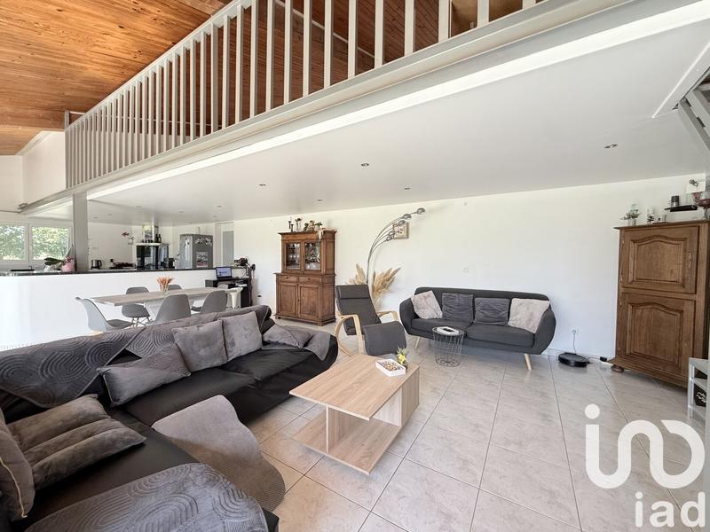 Maison - 260 m² - 5 pièces