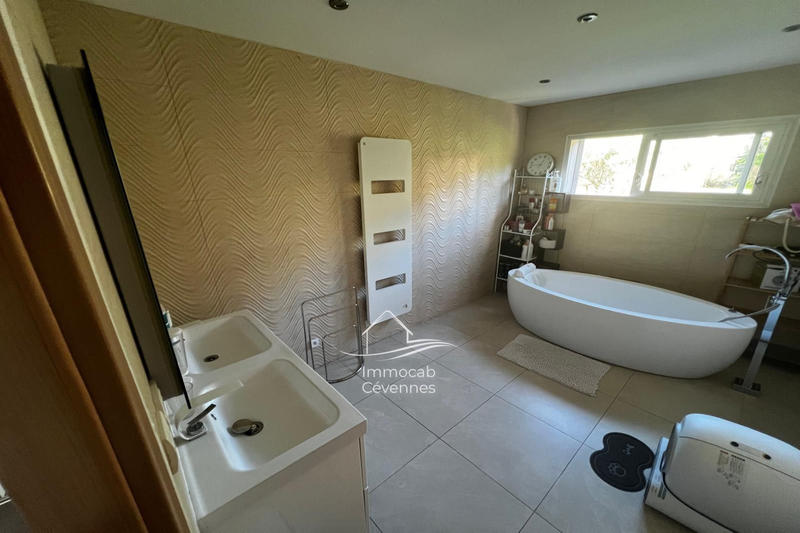 Villa - 290 m² - 9 pièces