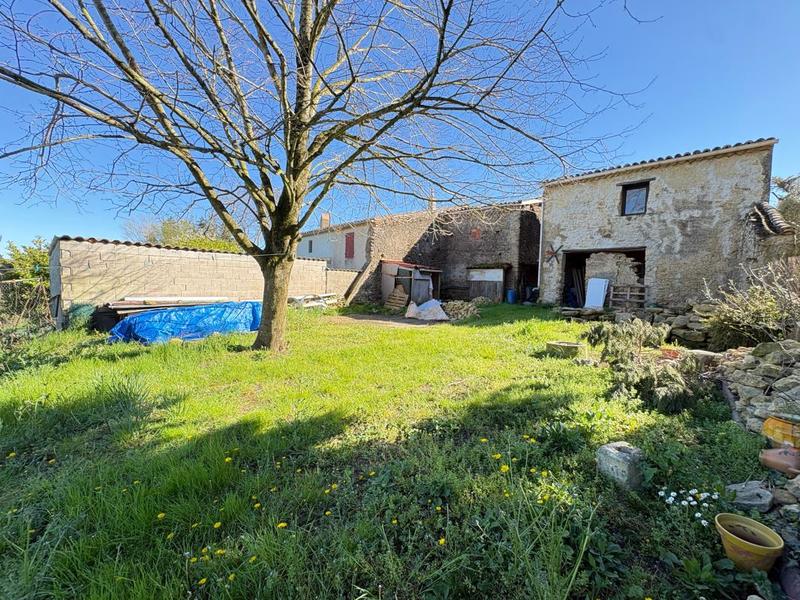 Maison en pierre - 96 m² - 3 pièces