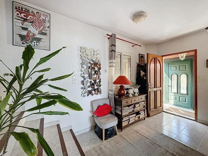 Villa - 300 m² - 5 pièces