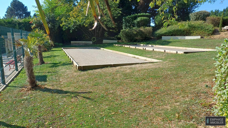 Maison contemporaine - 247 m² - 9 pièces