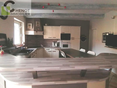 Propriété - 250 m² - 7 pièces