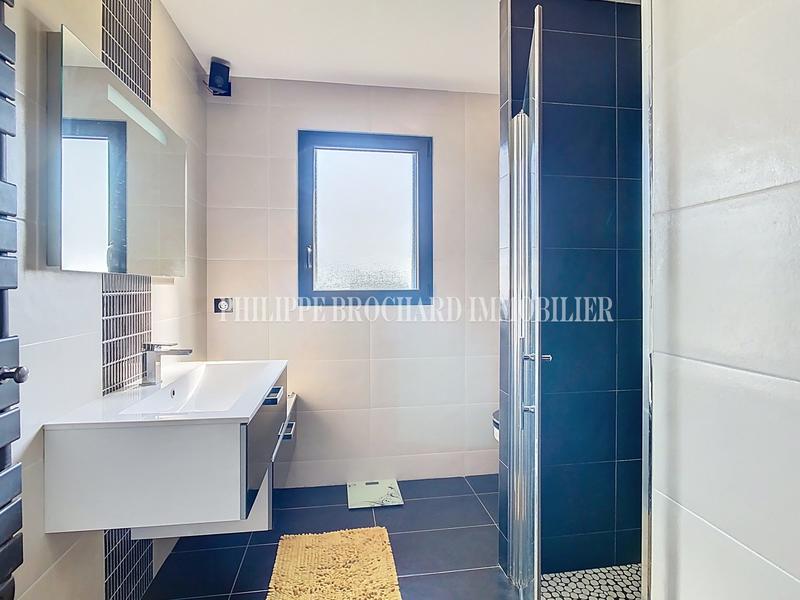 Maison - 192 m² - 10 pièces