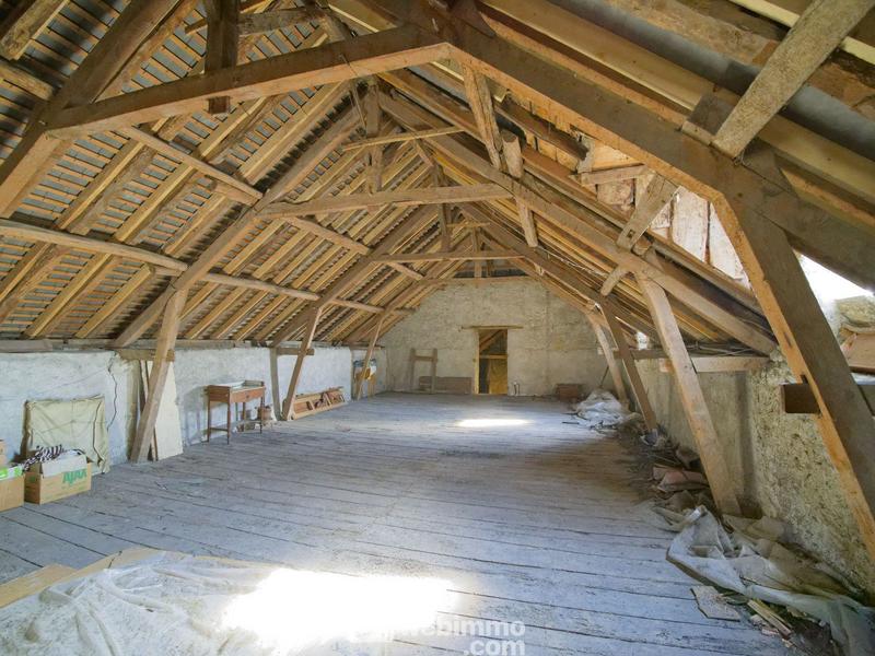 Maison - 360 m² - 12 pièces