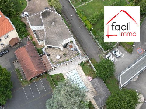 Villa - 418 m² - 10 pièces