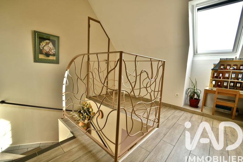 Maison - 179 m² - 8 pièces