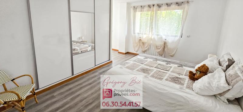 Maison - 270 m² - 9 pièces