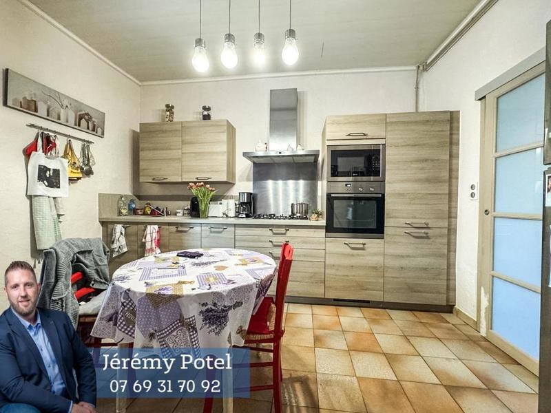 Maison - 157 m² - 8 pièces