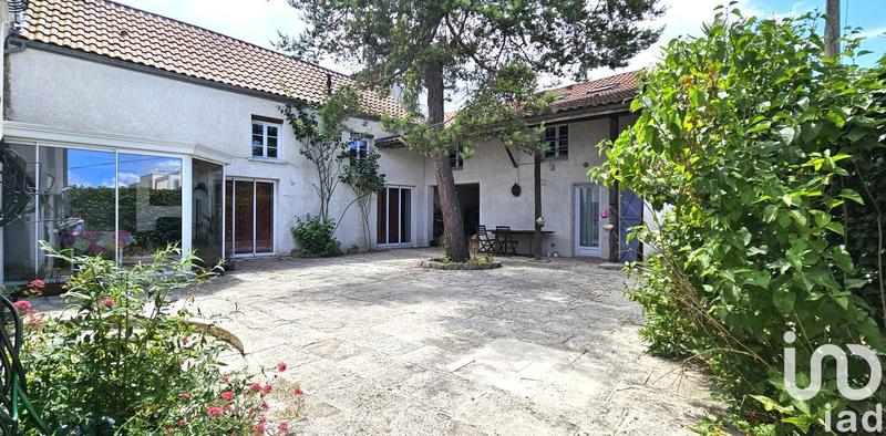 Maison - 250 m² - 10 pièces