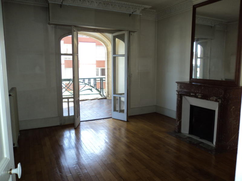 Appartement - 184 m² - 6 pièces