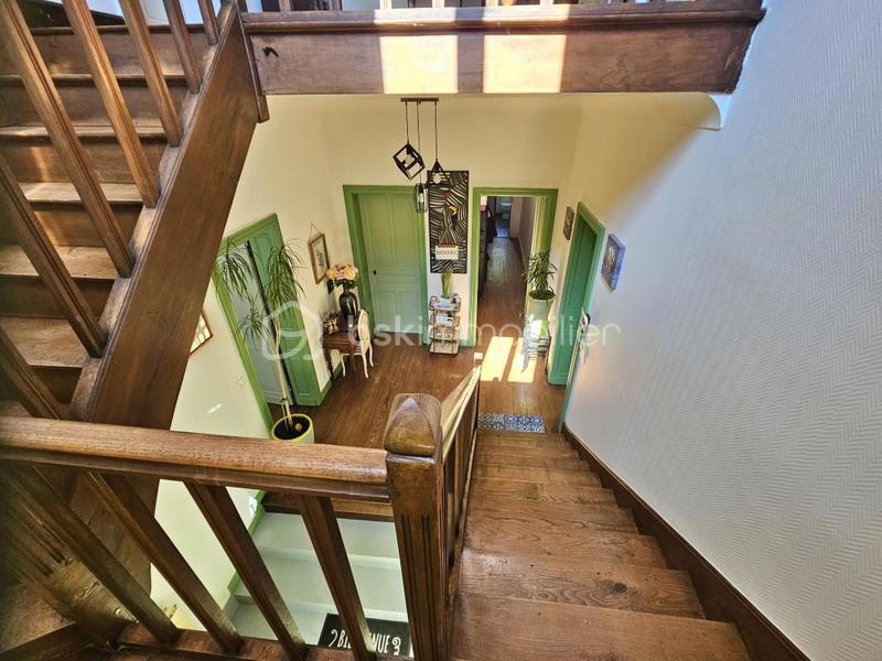 Maison - 265 m² - 8 pièces