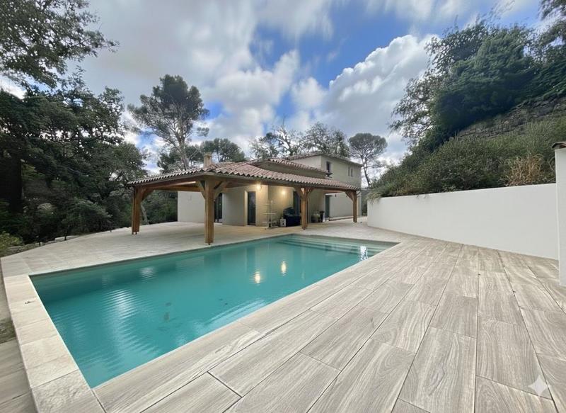 Maison - 200 m² - 4 pièces