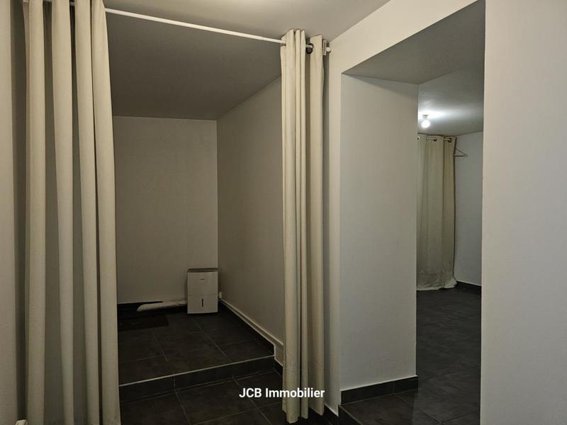 Bureau - 47 m² - 2 pièces