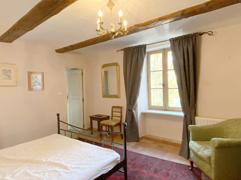 Maison - 250 m² - 7 pièces