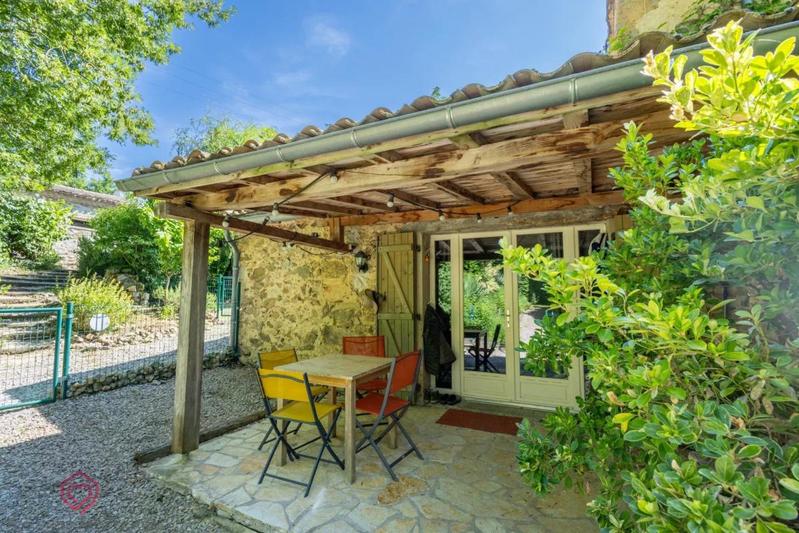 Propriété - 430 m² - 15 pièces