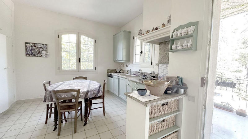 Maison - 320 m² - 10 pièces