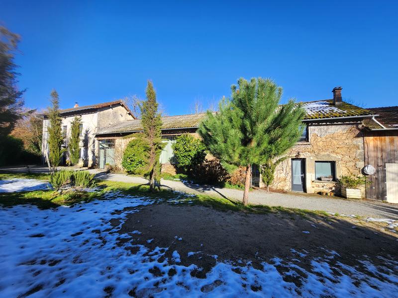 Propriété - 248 m² - 11 pièces