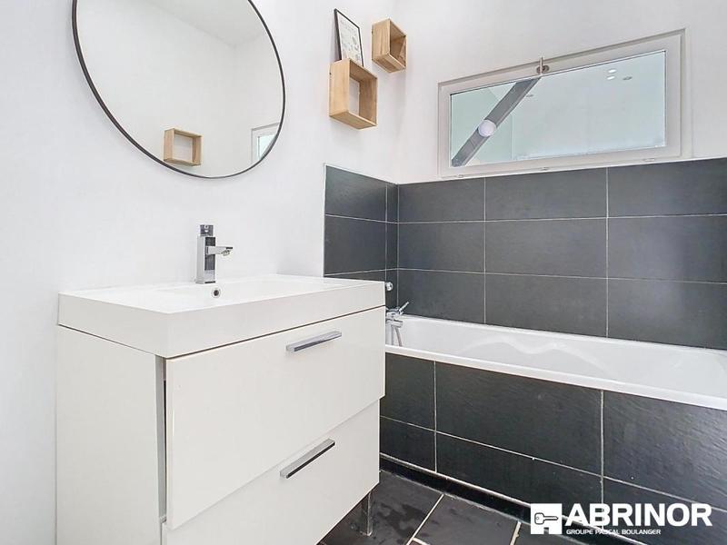 Loft - 98 m² - 2 pièces