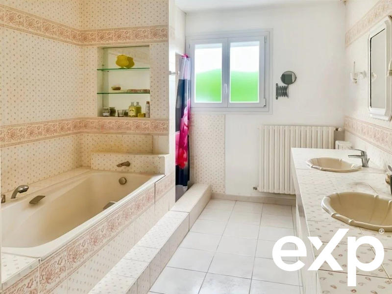 Maison - 174 m² - 6 pièces