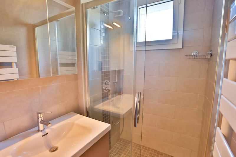 Maison - 221 m² - 9 pièces