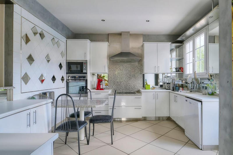 Villa - 216 m² - 6 pièces