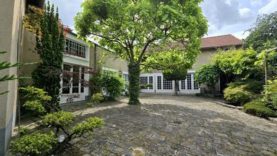 Maison - 384 m² - 11 pièces