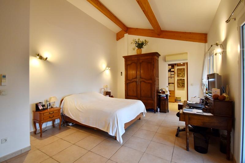 Villa - 183 m² - 6 pièces