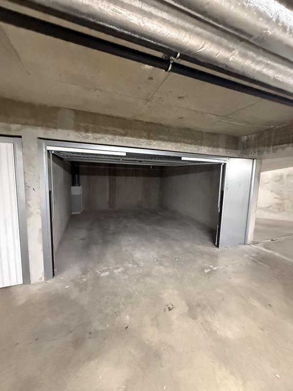 Parking / Garage - 1 m²