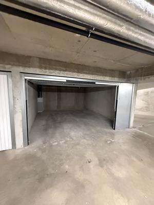 Parking / Garage - 1 m²
