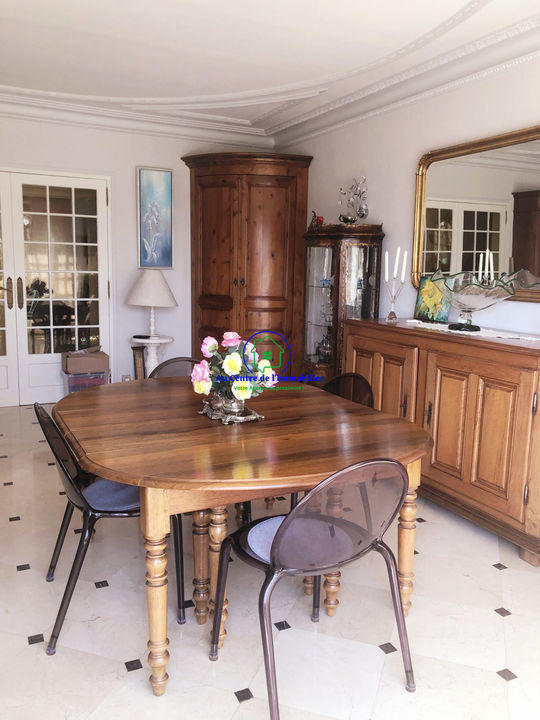 Appartement - 143 m² - 5 pièces