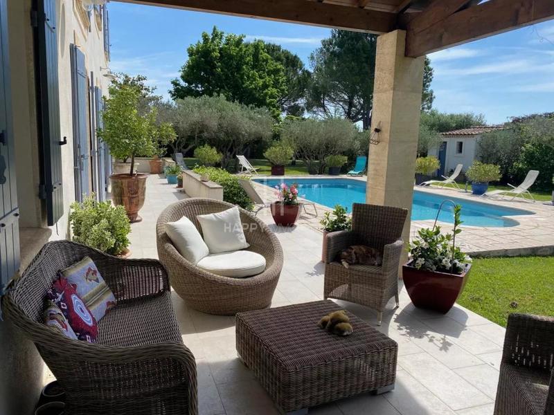 Propriété - 198 m² - 7 pièces