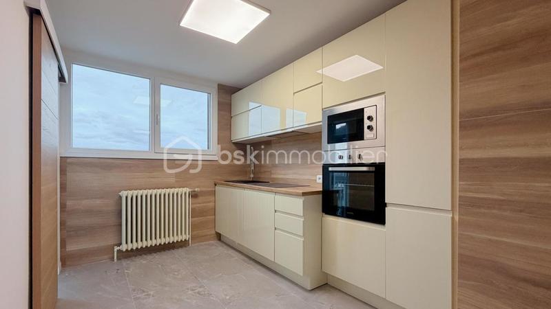Appartement - 70 m² - 4 pièces