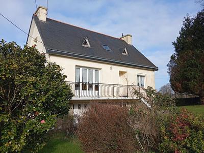Maison - 98 m² - 5 pièces