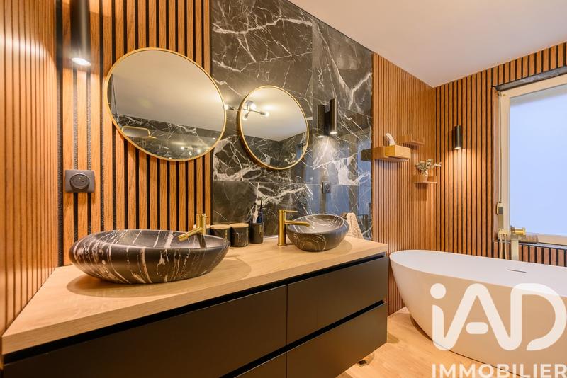 Loft - 129 m² - 5 pièces