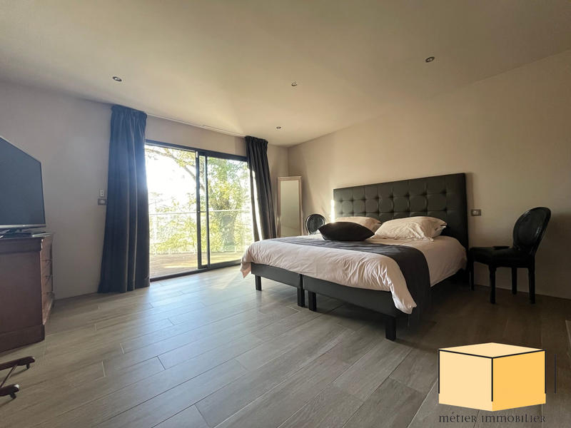 Villa - 207 m² - 6 pièces