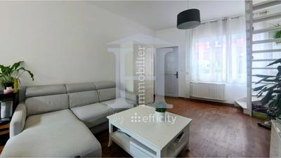 Maison - 90 m² - 5 pièces