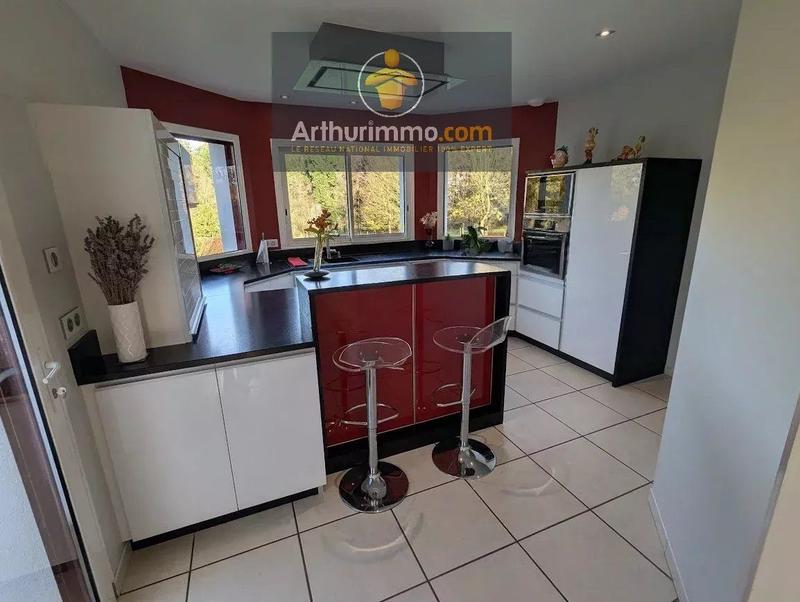 Maison - 201 m² - 7 pièces