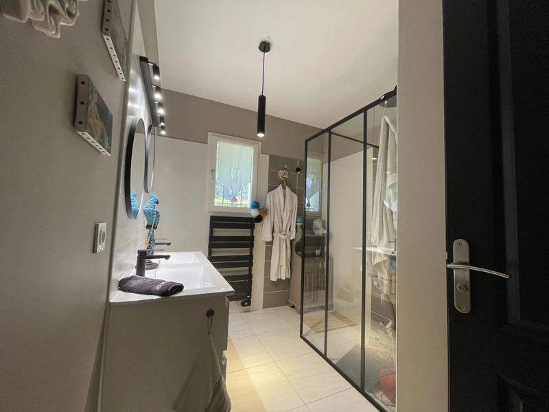 Maison - 180 m² - 6 pièces