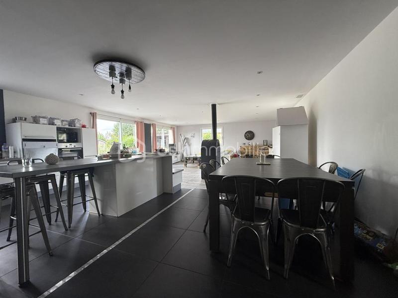 Propriété - 148 m² - 5 pièces