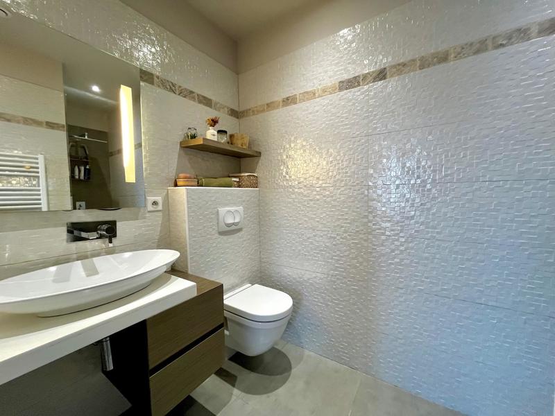 Appartement - 95 m² - 3 pièces