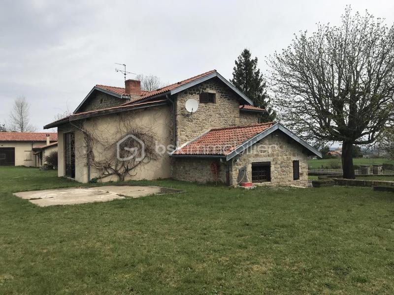 Maison traditionnelle - 380 m² - 7 pièces