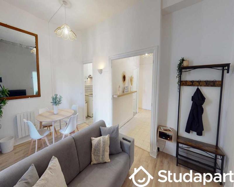 Chambre - 100 m² - 1 pièce