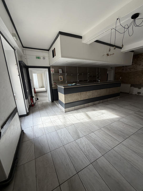 Local commercial - 396 m²