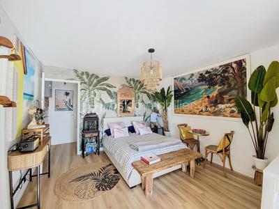 Studio - 25 m² - 1 pièce